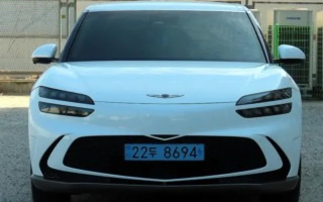 수원중형차중고 GV60 스탠다드 2WD 매물 사진 2 - 2023/07 47,318km